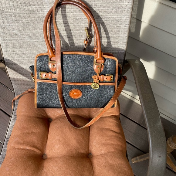 Dooney & Bourke Handbags - Vintage Dooney & Bourke shoulder bag